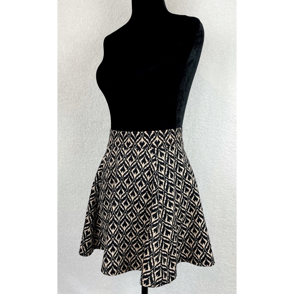 FORA • Tan and Black Geometric Print Skater Mini Skirt, XS - Picture 2 of 16